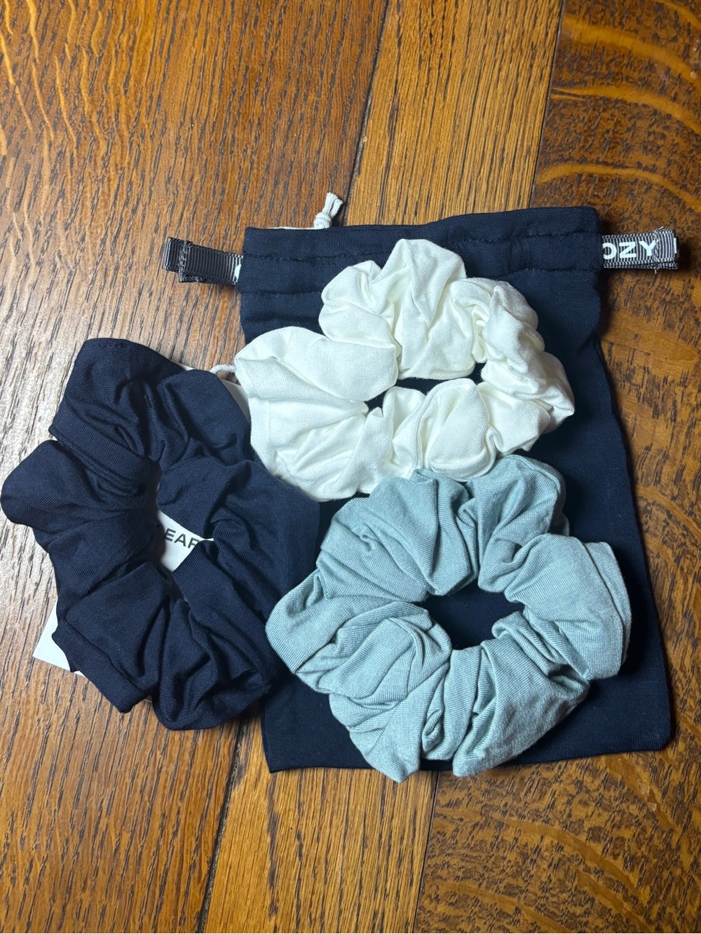 Cozy Earth Stretch Knit Scrunchies - 3 pack - Brand new, never used